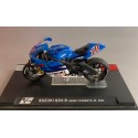 MODELLINO REPLICA MOTO GP SUZUKI GSV-R KENNY ROBERTS JR. 2004 Scala 1:22
