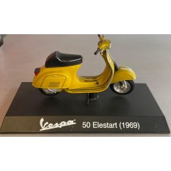 MODELLINO PIAGGIO VESPA 50 ELESTART (1969) SCALA 1:22