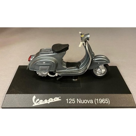 MODELLINO PIAGGIO VESPA 125 NUOVA (1965) SCALA 1:22