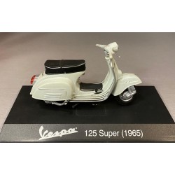 MODELLINO PIAGGIO VESPA 125 SUPER (1965) SCALA 1:22