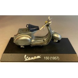 MODELLINO PIAGGIO VESPA 150 (1957) SCALA 1:22