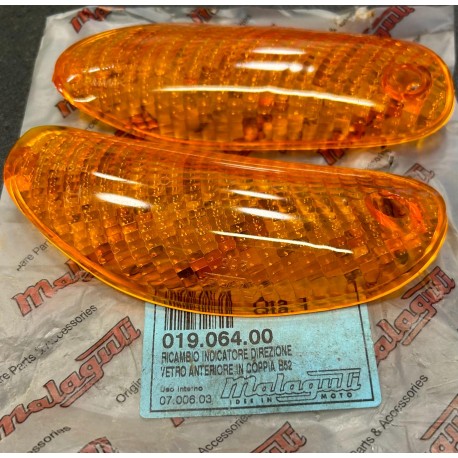 COPPIA PLASTICHE FRECCE INDICATORI  ANT.MALAGUTI MADISON 125/150/180/250 1999-2002